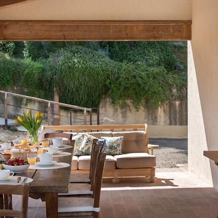 Villa Oliva - Pillo Holiday Villas 甘巴西 外观 照片
